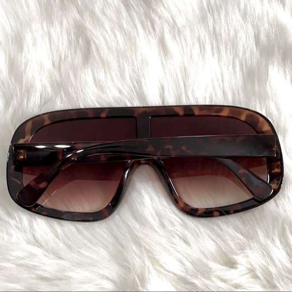 2 for $22 mix Sunglasses - Picture 3 of 5